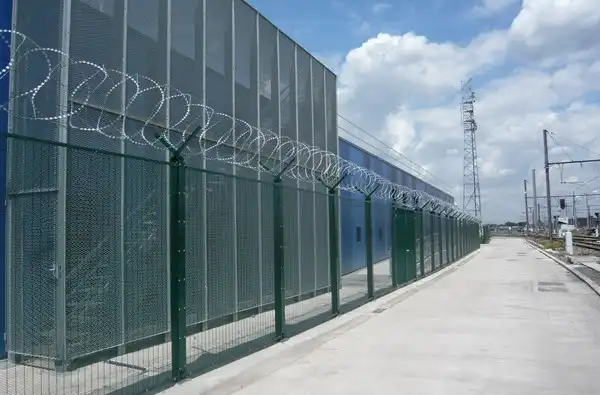 فنس سایت تاسیساتی و نفتی 